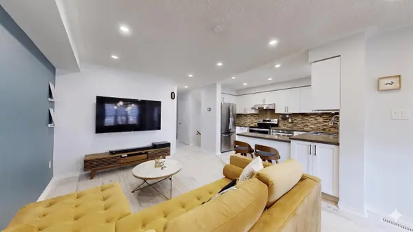 5950 Glen Erin DR #43, Mississauga, ON L5M 6J1