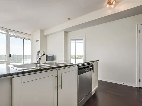 15 Windermere AVE #2702, Toronto W01, ON M6S 5A2