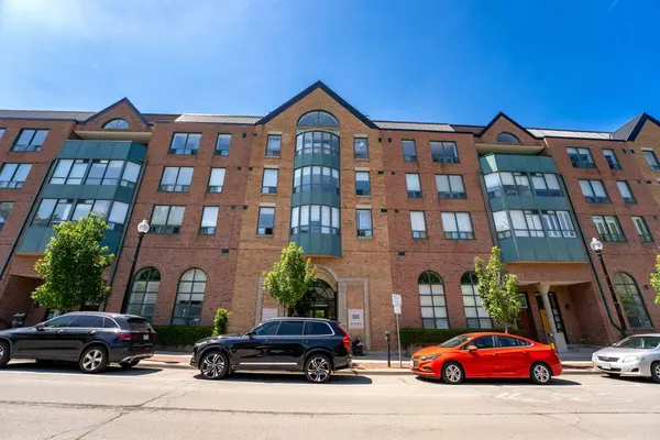 185 Robinson ST #315, Oakville, ON L6J 7P6