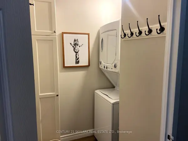 8 Lisa ST #706, Brampton, ON L6Y 3V1