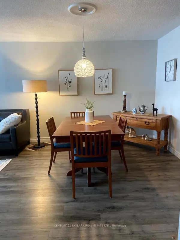 8 Lisa ST #706, Brampton, ON L6Y 3V1