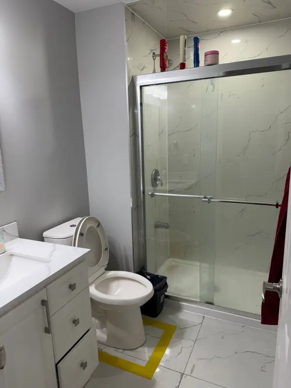 14 Ballyshire DR #BDRM -2 BSMNT, Brampton, ON L6P 2V7