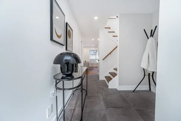 471 Valhalla CT, Oakville, ON L6L 5M5