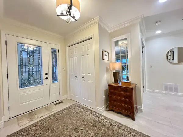 20 Georgian CT, Belleville, ON K8N 5R3