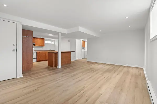 1 Steel ST #B, Beacon Hill North - South And Area, ON K1J 6R6