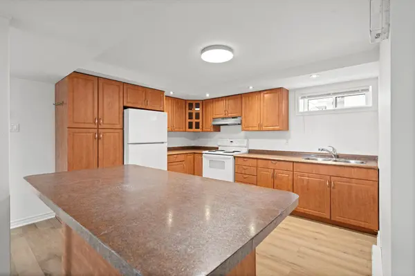 1 Steel ST #B, Beacon Hill North - South And Area, ON K1J 6R6