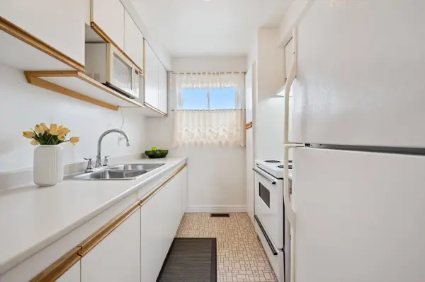 31 Greengate RD #205, Guelph, ON N1H 6R3