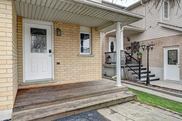 30 Bridlewreath ST, Kitchener, ON N2E 3V5