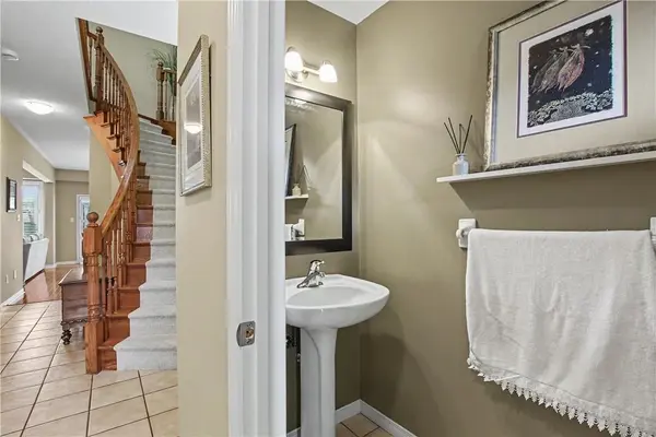 81 Valridge DR #44, Hamilton, ON L9G 5B6