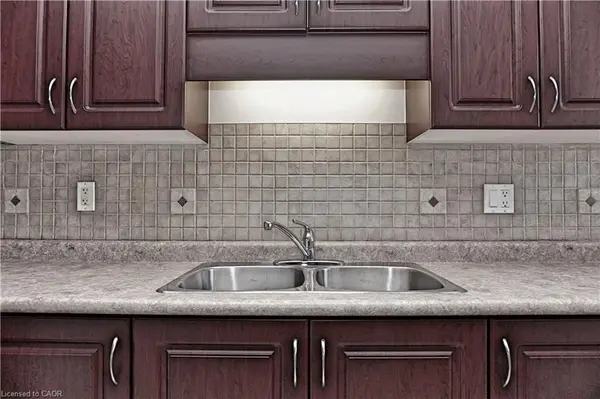 40 Madeleine ST, Kitchener, ON N2R 1V4