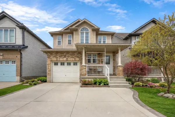 22 Dahlia ST, Kitchener, ON N2E 4A9