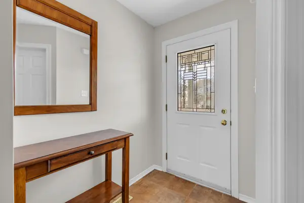 22 Dahlia ST, Kitchener, ON N2E 4A9