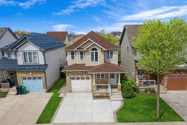 22 Dahlia ST, Kitchener, ON N2E 4A9