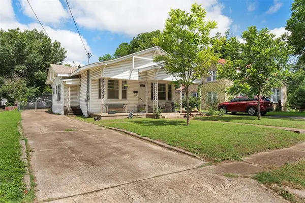 105 N Davis Street, West, TX 76691