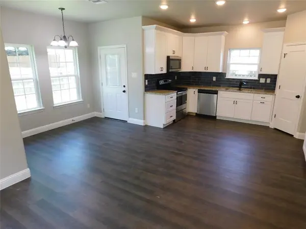 704 E Jefferson Street, Waxahachie, TX 75165