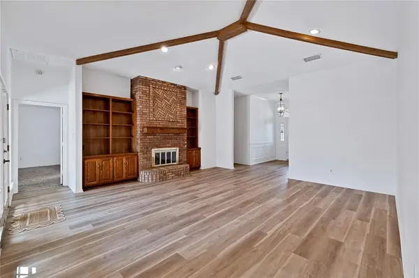 2528 Stonegate Drive N, Bedford, TX 76021