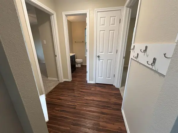 5002 Redwater Drive, Arlington, TX 76018