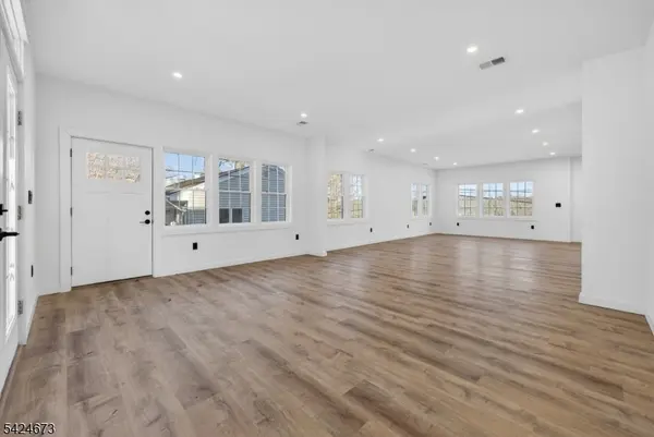 16 Valley View Dr, Rockaway Twp., NJ 07866