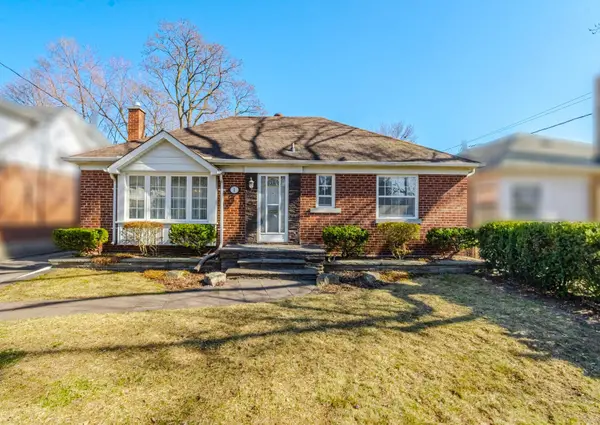 1 Loyalist RD, Toronto W08, ON M9A 3P2