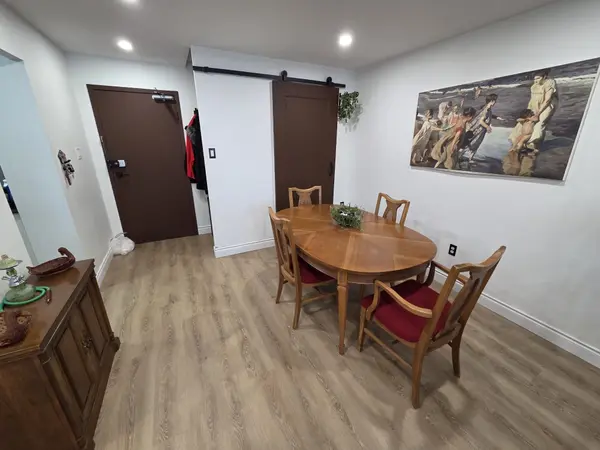 390 Dixon RD #2305, Toronto W09, ON M9R 1T4