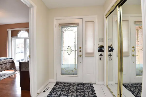 20 Meadowlands BLVD #8, Hamilton, ON L9K 1J5