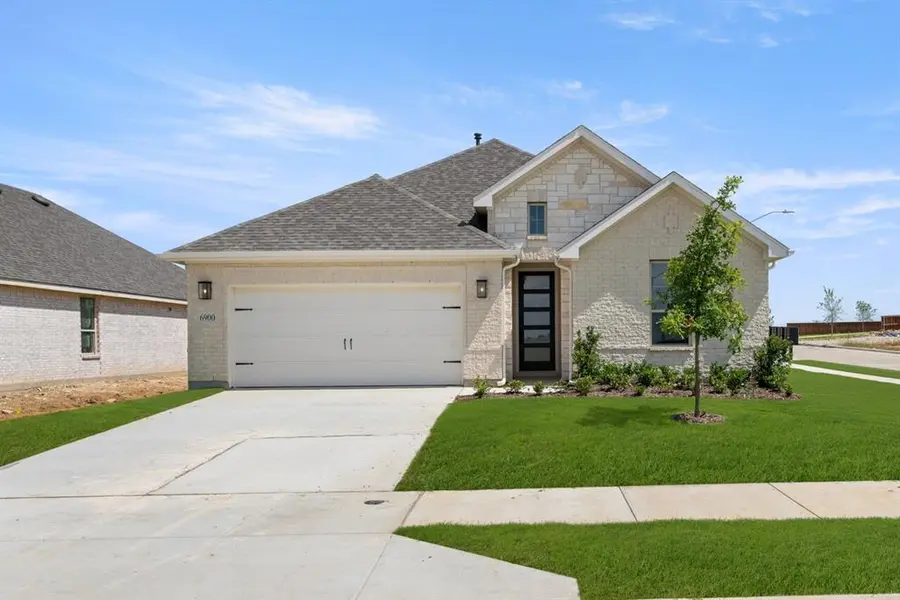 8720 Preakness Street, Aubrey, TX 76227