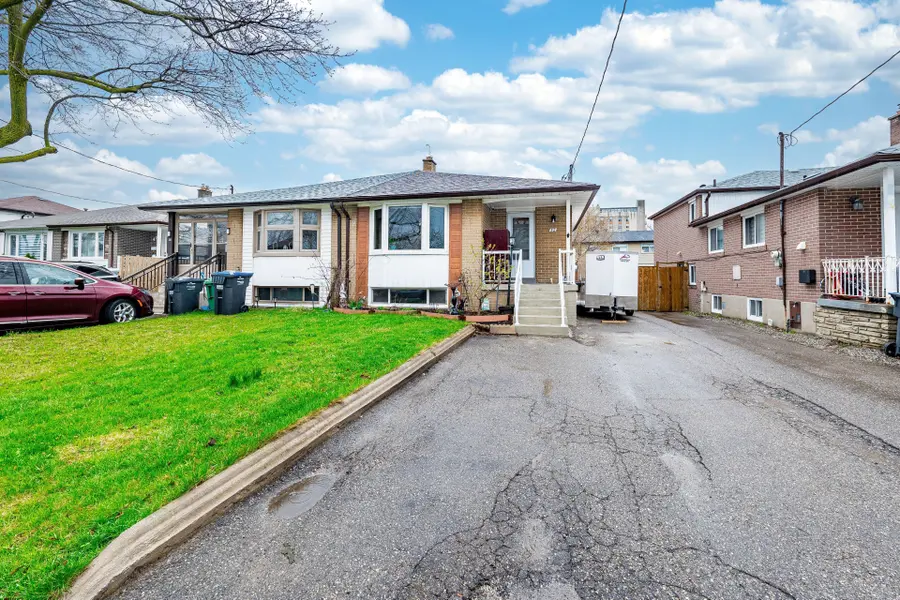 52 Garfield CRES, Brampton, ON L6V 1V8