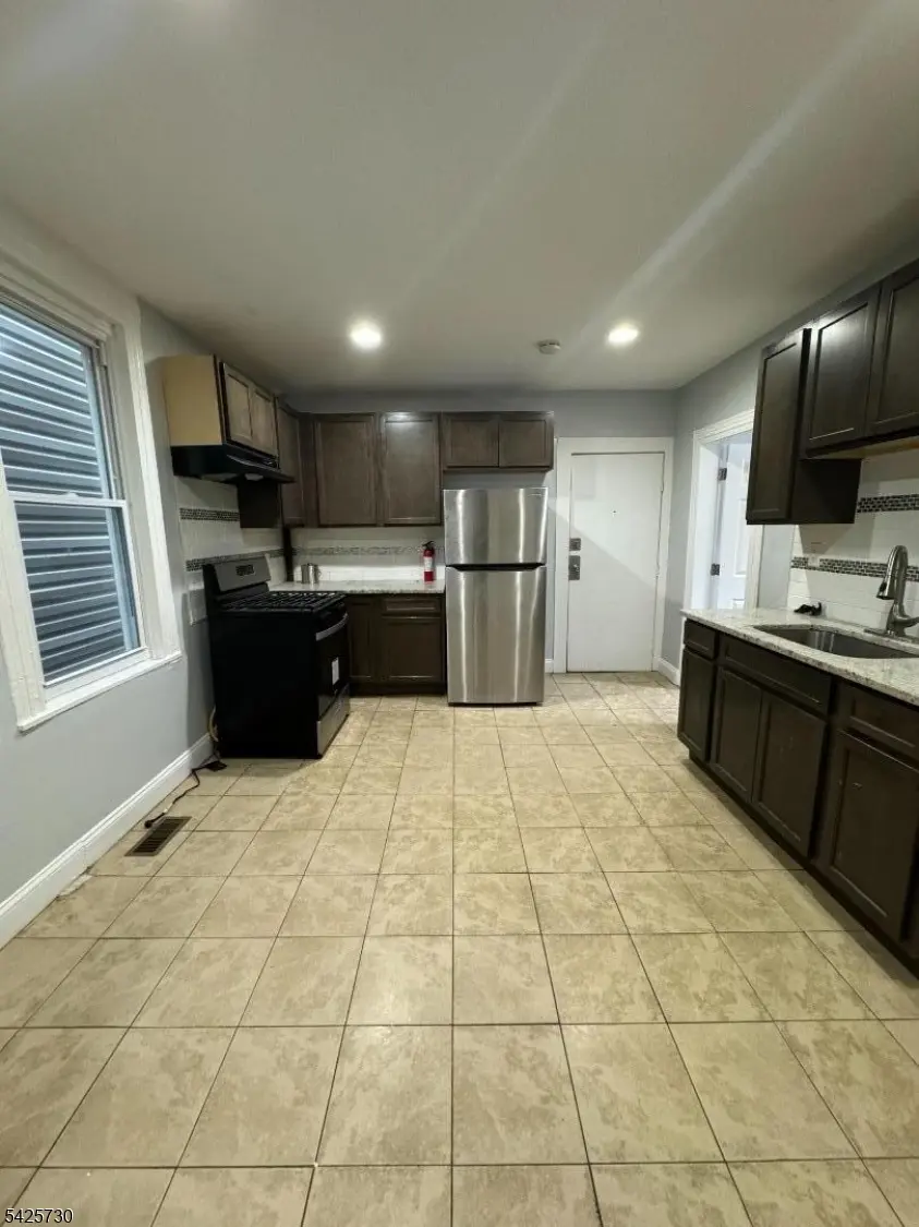 103 S 9Th St, Newark City, NJ 07107