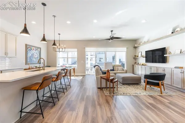 124 Kitselman DR, Castle Rock, CO 80104