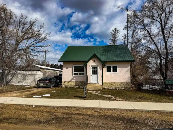63 Main ST, Lundar, MB R0C 1Y0