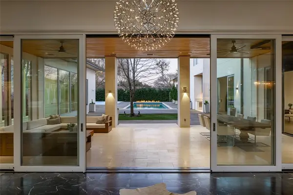 11565 E Ricks Circle, Dallas, TX 75230