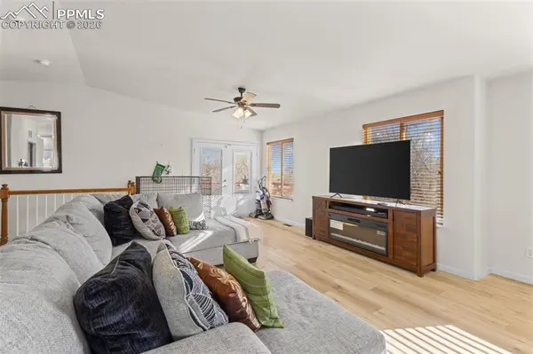 7152 Cliffrose DR, Colorado Springs, CO 80925