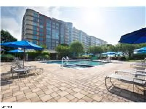 8100 River Rd #209, North Bergen Twp., NJ 07047