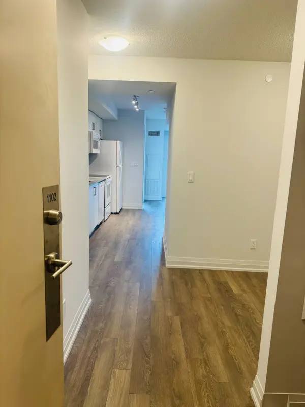 20 Meadowglen PL #1102, Toronto E09, ON M1G 0A9