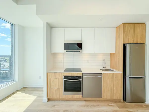 6 Chartwell RD #PH7, Toronto W07, ON M8Z 0H2