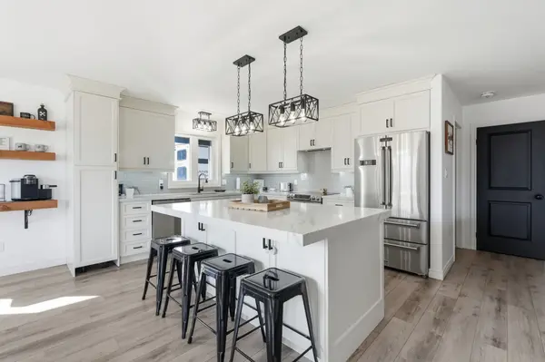 401 Lighthouse DR, Haldimand, ON N1A 2W6