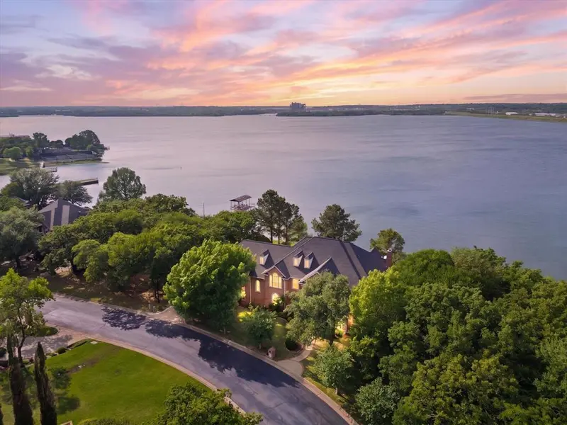 5815 Bay Club Drive, Arlington, TX 76013