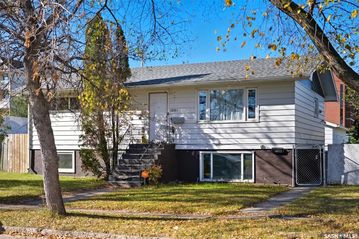 1051 109th STREET, North Battleford, SK S9A 2E3
