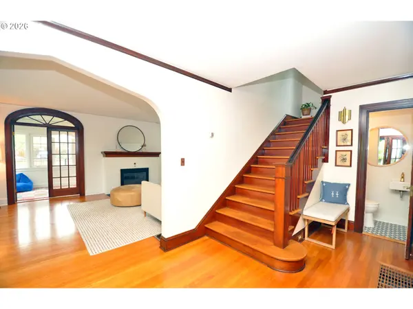 2426 SE MARKET ST, Portland, OR 97214