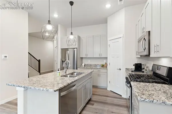 5690 Villa Lorenzo DR, Colorado Springs, CO 80919