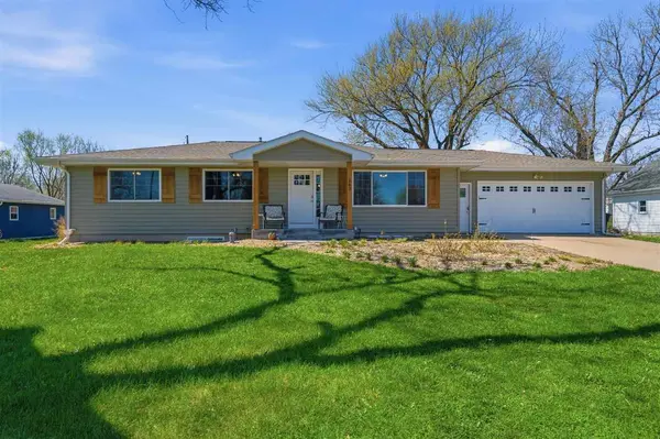 263 Larick Dr, Marion, IA 52302
