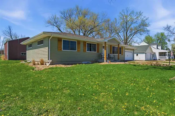 263 Larick Dr, Marion, IA 52302