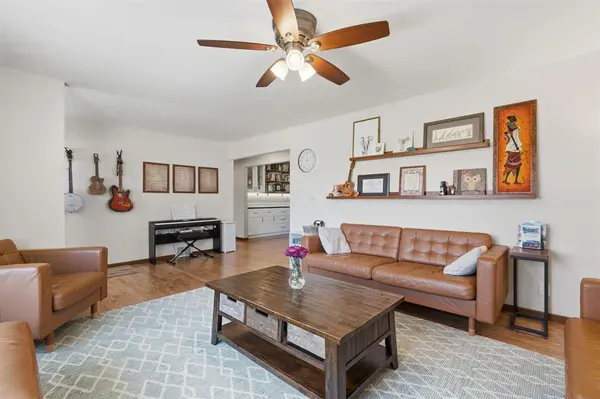 263 Larick Dr, Marion, IA 52302