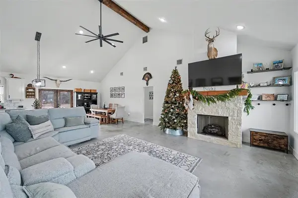 2011 County Road 1590, Alvord, TX 76225