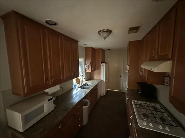 2517 Lawnview Drive, Carrollton, TX 75006