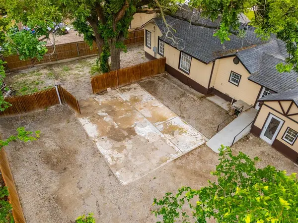 1800 Brook Hollow Drive, Fort Worth, TX 76114