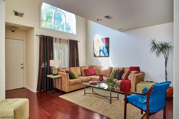 80 Ashley Ct, Bedminster Twp., NJ 07921