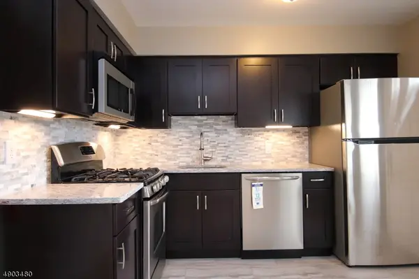 32 Hancock Ct, Raritan Twp., NJ 08822