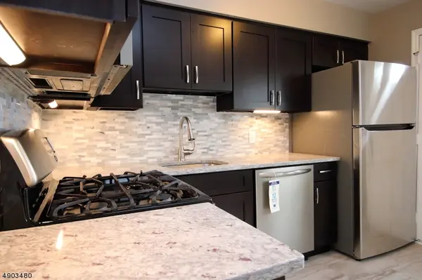 32 Hancock Ct, Raritan Twp., NJ 08822