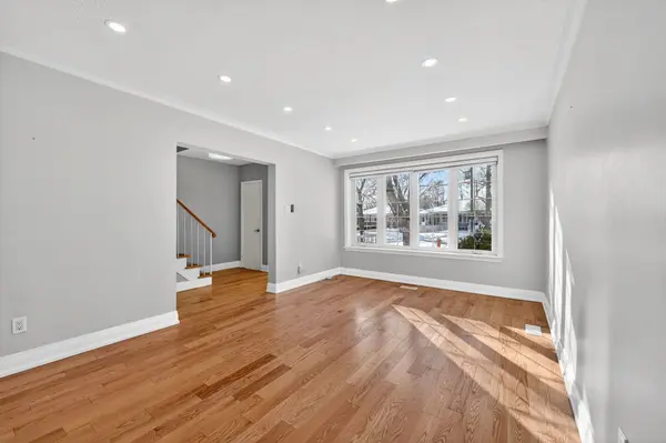 222 Elka DR E, Richmond Hill, ON L4C 3A3